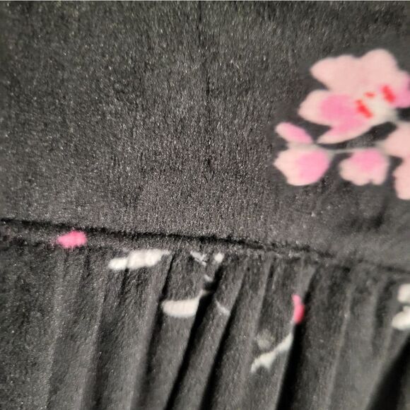 Aria Black Pink Rose Floral Long Sleeve Long Super Soft Nightgown, M - Picture 6 of 11